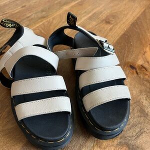 Dr. Martens Blaire Women’s Pisa Leather Strap Sandals in Beige size 7